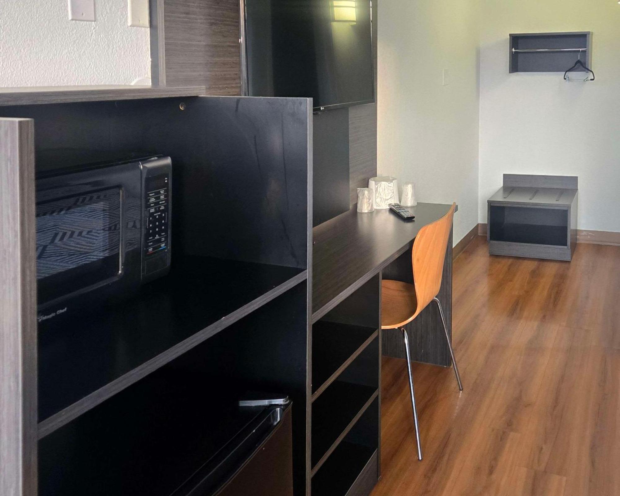 Park Inn By Radisson, Tracy Zewnętrze zdjęcie