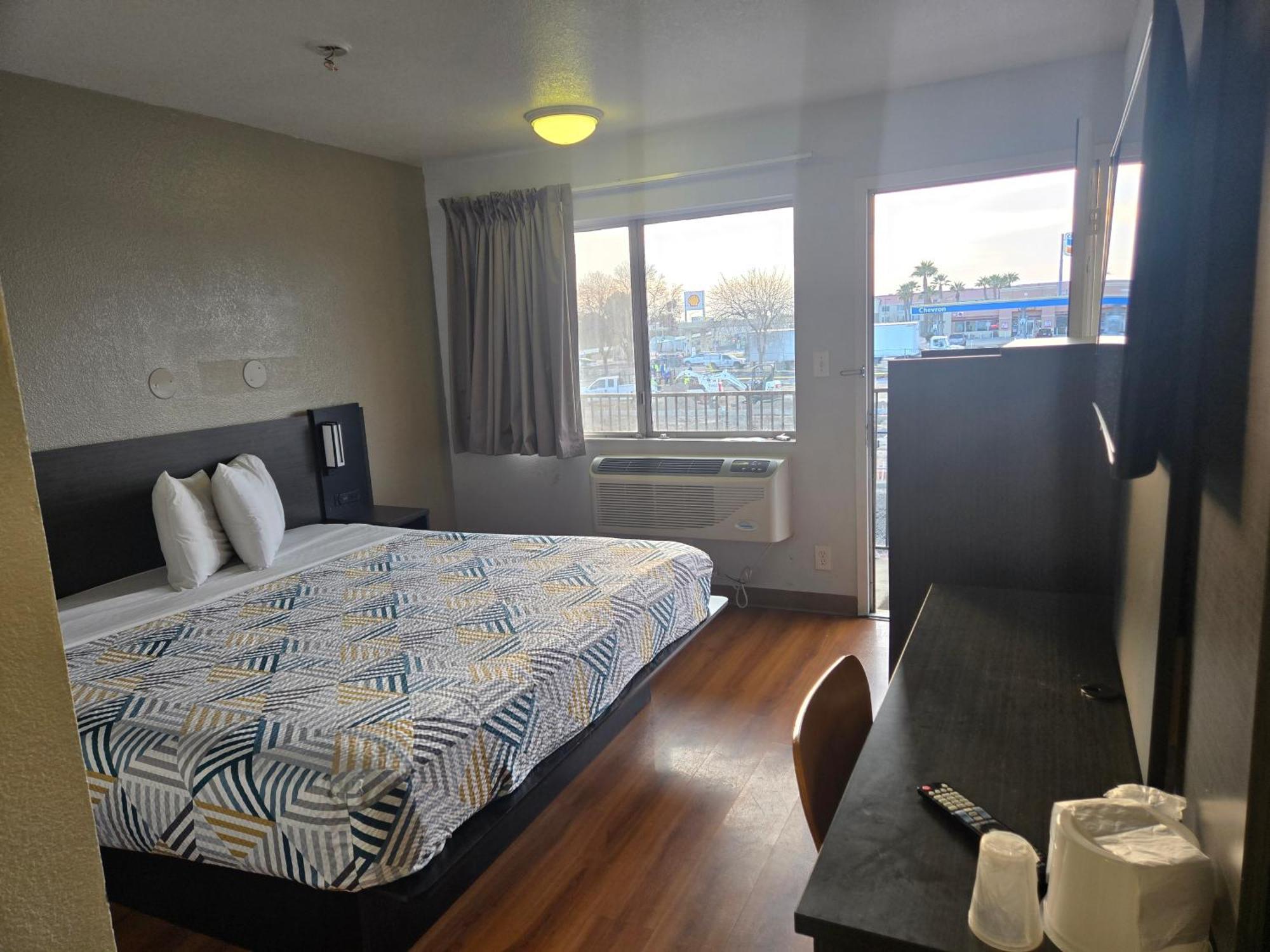 Park Inn By Radisson, Tracy Zewnętrze zdjęcie